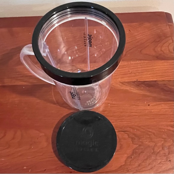 NWOT- Magic Bullet Replacement Cups with Lids. - Picture 5 of 6